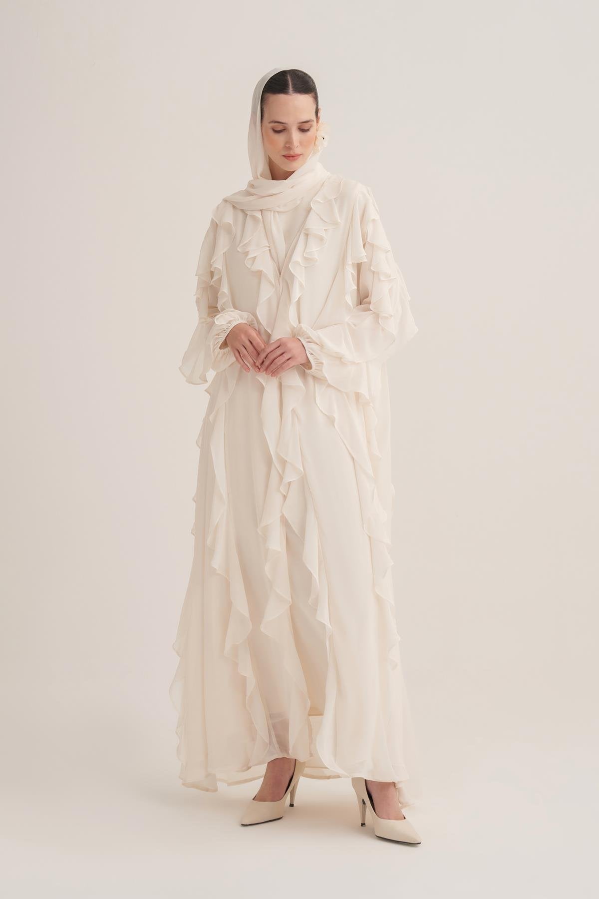 LOLA ABAYA & SCARF-CREAM